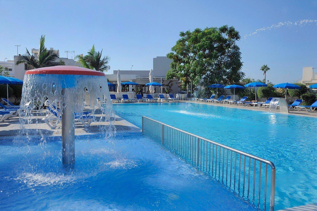 Euronapa Hotel Apartments Agia Napa Buitenkant foto