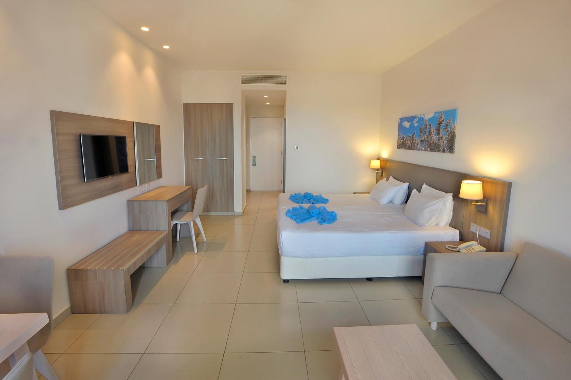 Euronapa Hotel Apartments Agia Napa Buitenkant foto