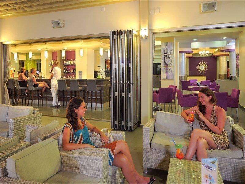 Euronapa Hotel Apartments Agia Napa Buitenkant foto