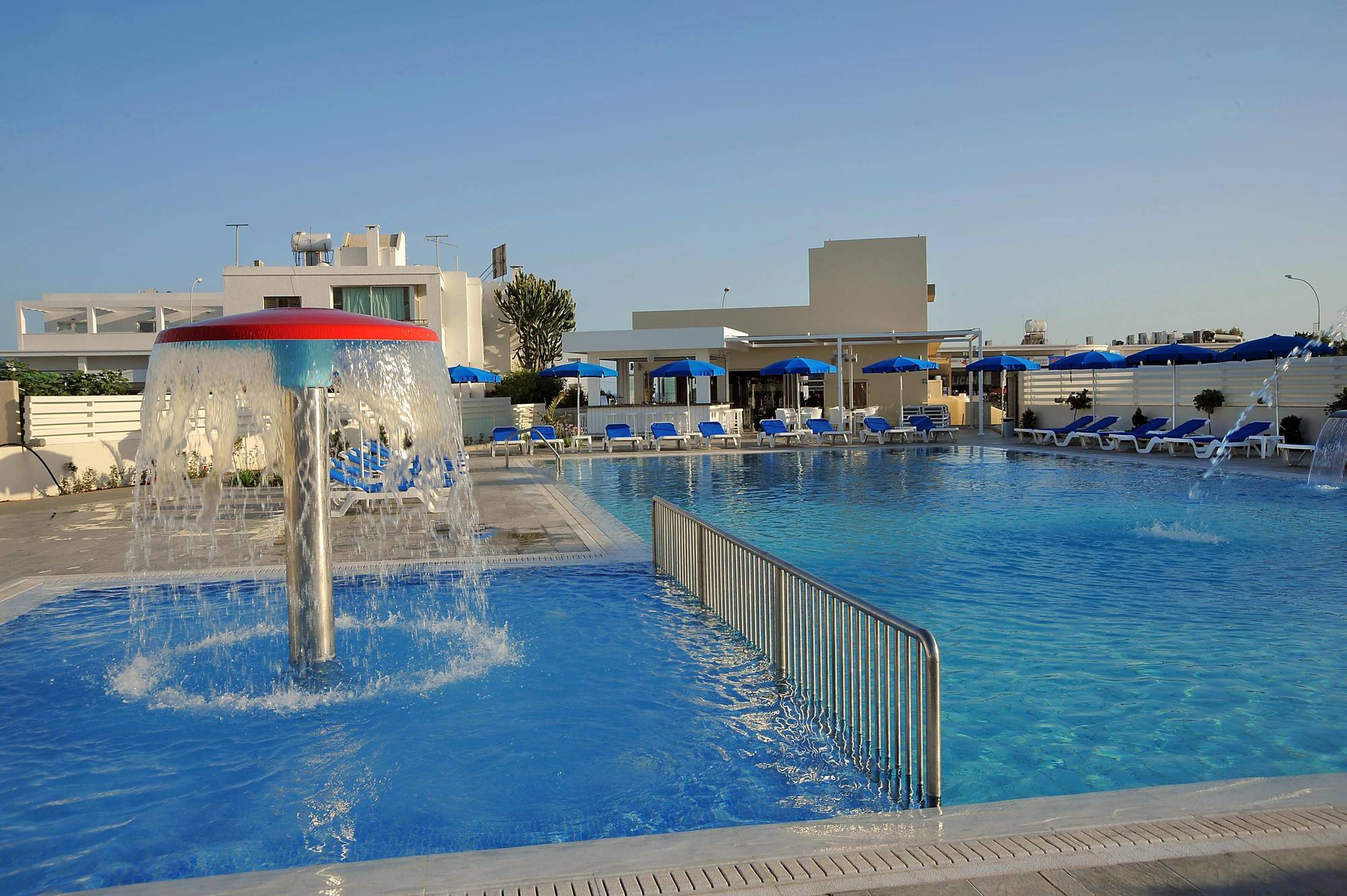 Euronapa Hotel Apartments Agia Napa Buitenkant foto